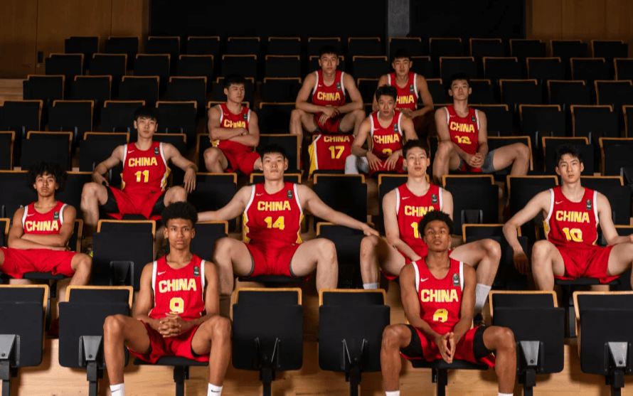 中国U19男篮82-99不敌斯洛文尼亚，冯傲12分&杨溢10+5+4