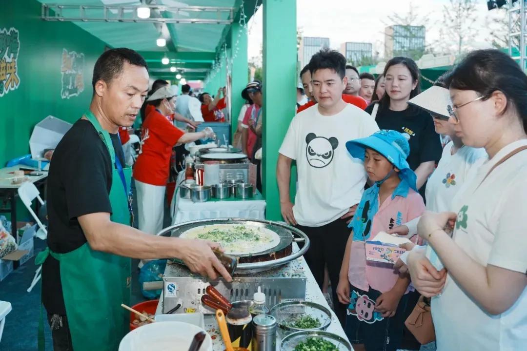 “苏超”带动盐城市旅游人数增长23%，消费金额增长35.8%