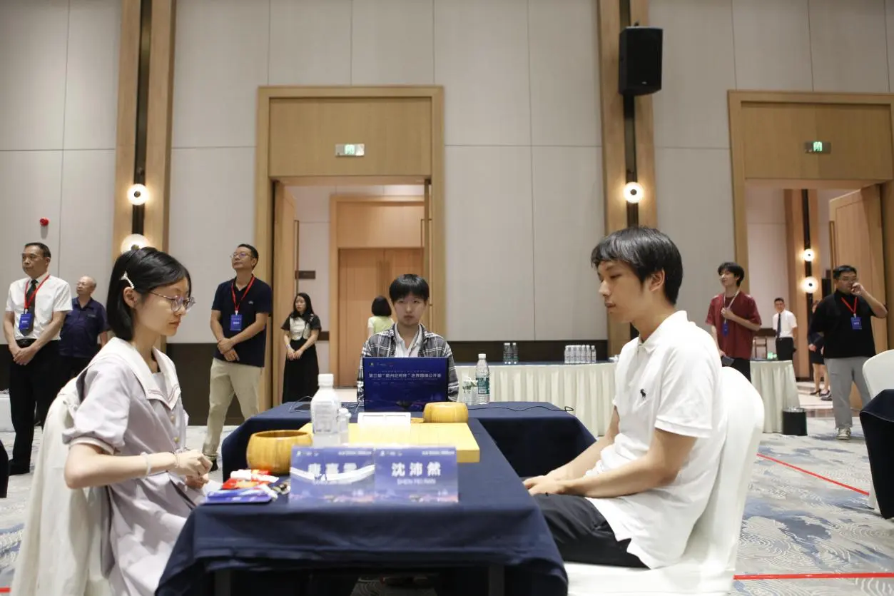 衢州烂柯杯本赛首轮中国棋手14胜9负，胡耀宇唐嘉雯过关成全场亮点
