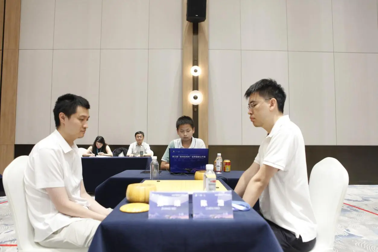衢州烂柯杯本赛首轮中国棋手14胜9负，胡耀宇唐嘉雯过关成全场亮点