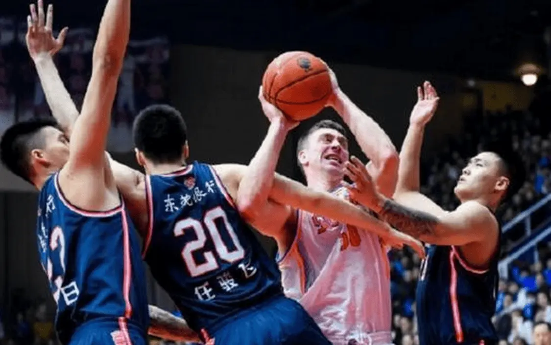 担忧杨瀚森无法适应NBA？拓蜜一张图打消顾虑：CBA的对抗是世界级