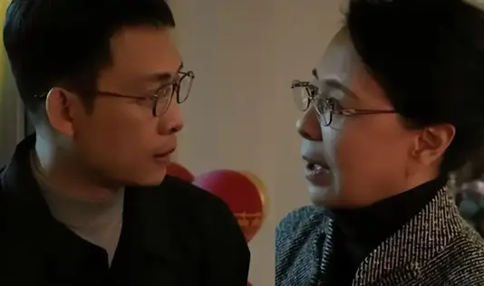 《以法之名》孙飞死前曝光洪亮身世，他竟然是兰景茗的亲生儿子