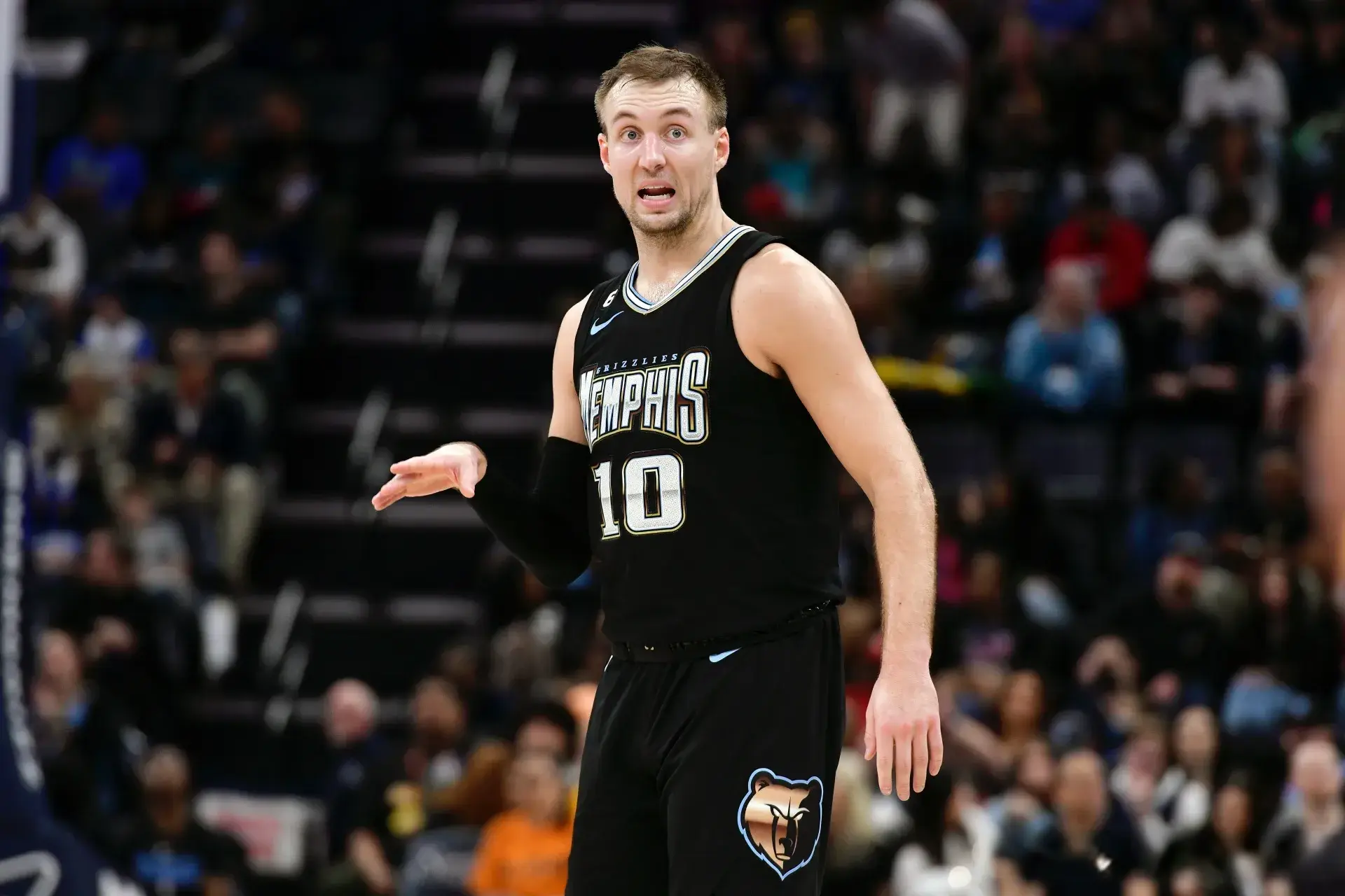 NBA一夜36笔交易！波特被交易，拉塞尔签约成功，火箭成大赢家