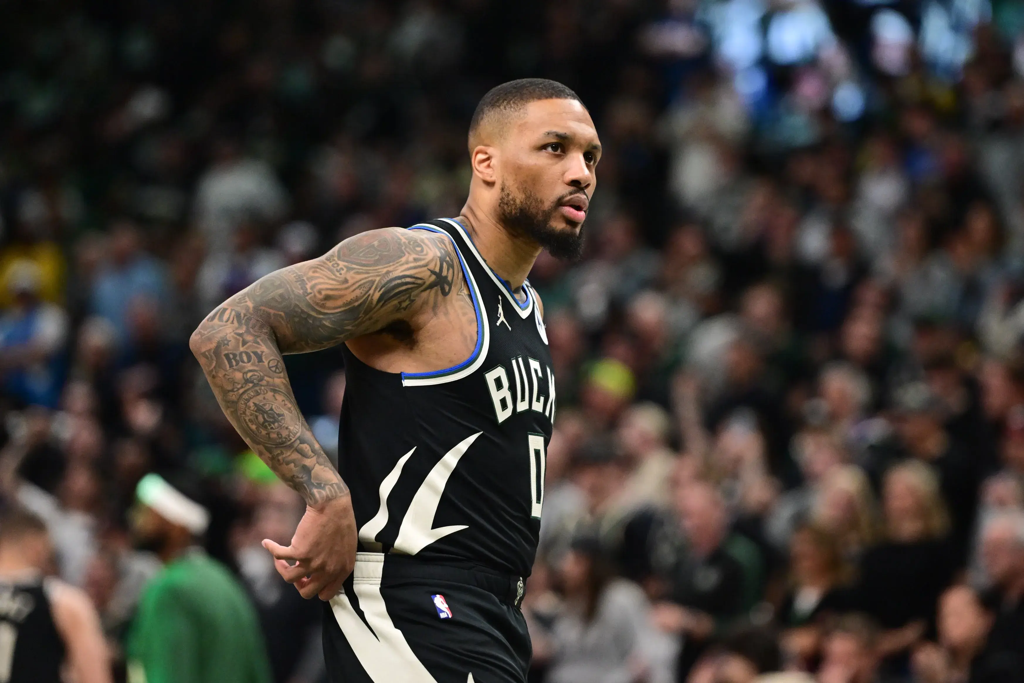 NBA疯狂一夜，全明星被裁，掘金补强争冠，勇士+湖人按兵不动！
