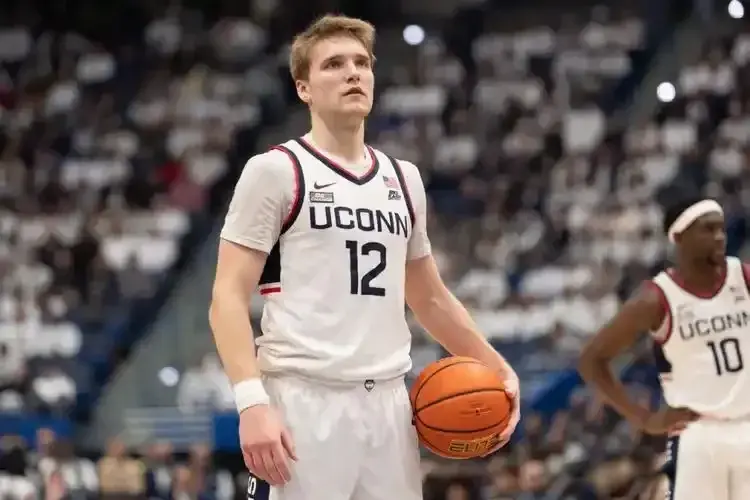 NBA一夜36笔交易！波特被交易，拉塞尔签约成功，火箭成大赢家