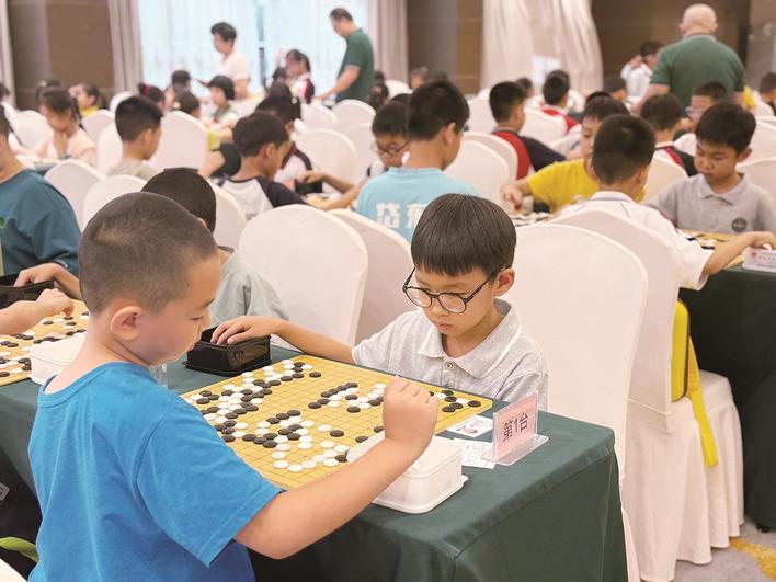 市运会中小学生围棋比赛举办