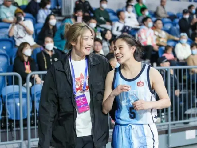 WNBA还没完，女篮球星与欧洲豪门签约，国内三人组却再无留洋机会