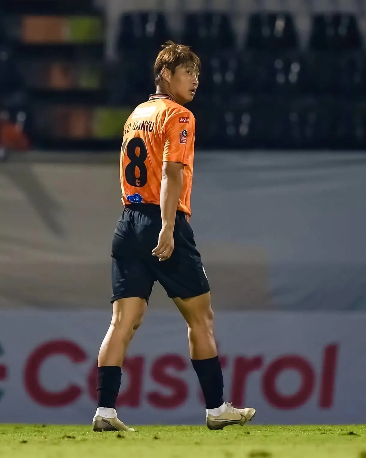 郭田雨正式解约！泰超留洋结束，1年0球0助，踢野球保持状态