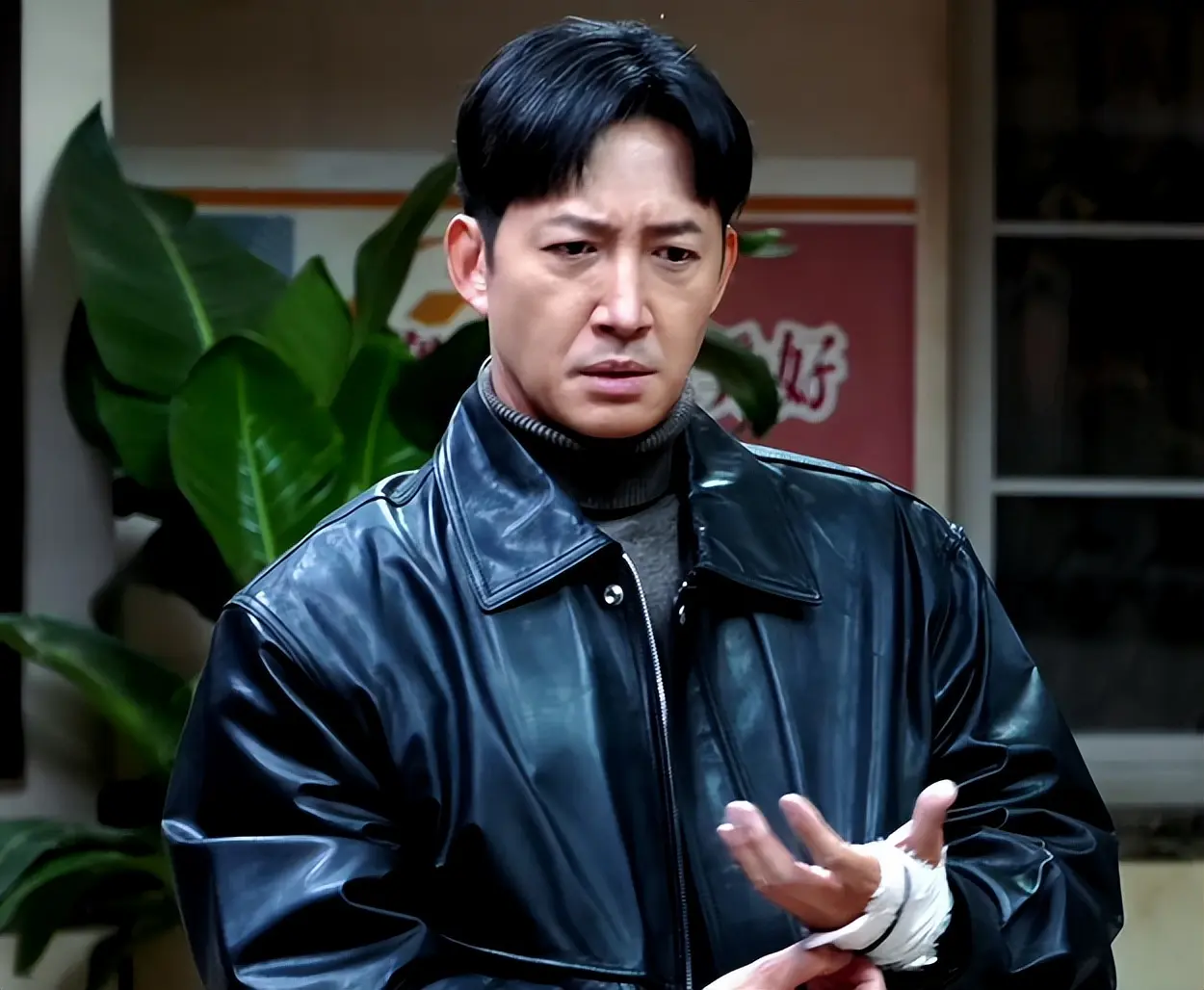 明晚开播！24集反腐悬疑来袭，就冲演员阵容，我敢断言：能火