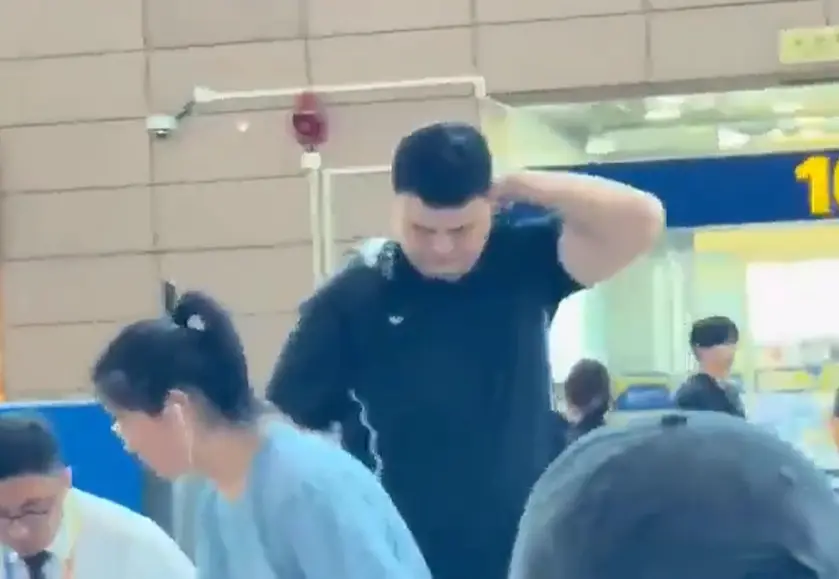 真高！姚明女儿15岁已达1米9，姚明通过训练瘦了点，也难为安检了