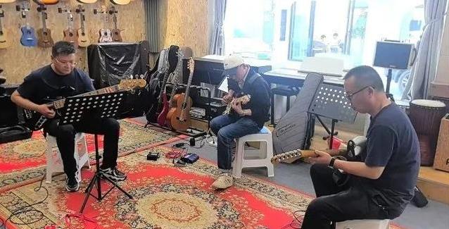 六盘水“六马”开跑，乐团苦练燃爆现场，你猜会唱啥歌？