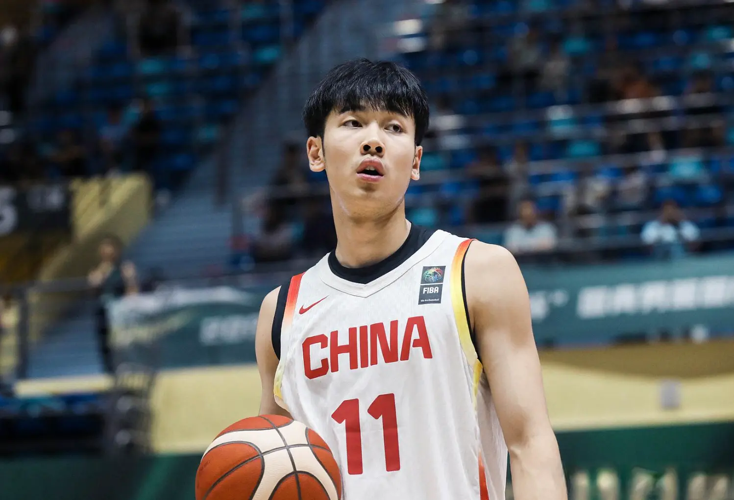 他曾率山东男篮斩获亚军，1年时间5项数据骤降，到底经历了什么？