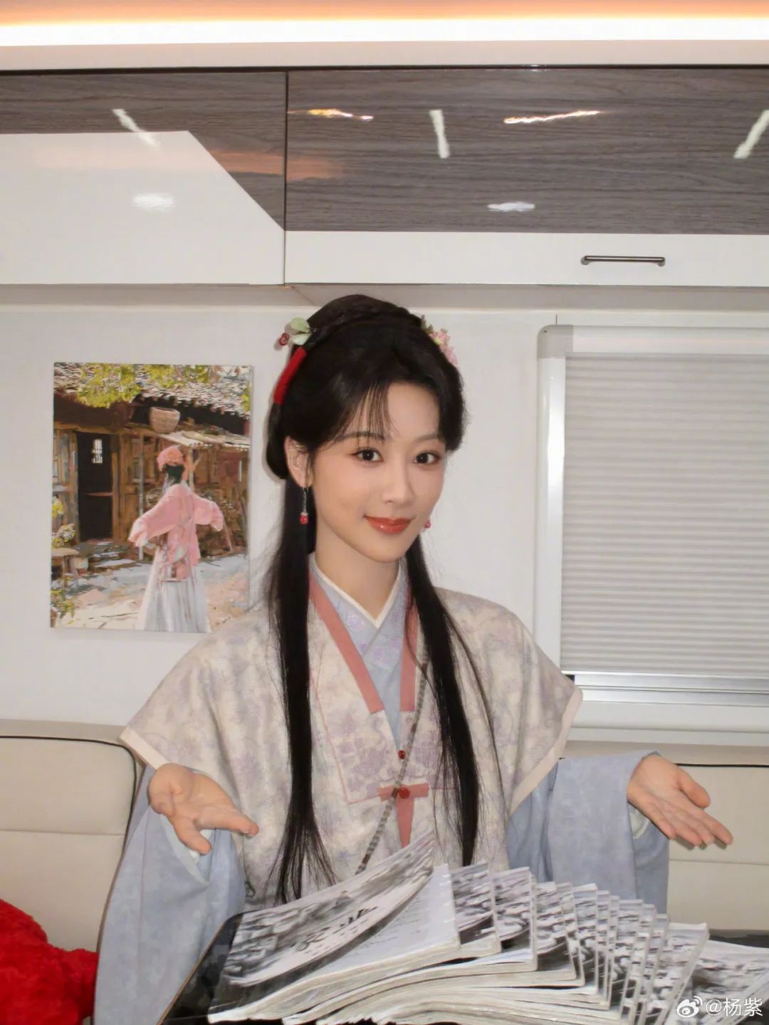 三次陪跑白玉兰，杨紫赢的很彻底