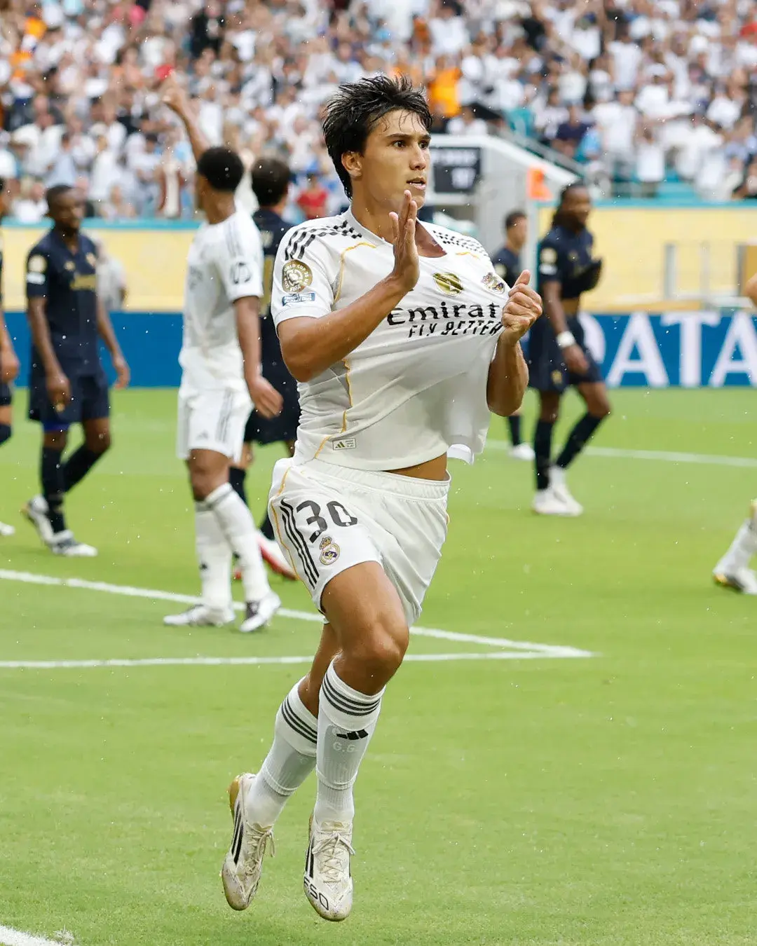2-1！1-0！世俱杯8强全部出炉，欧洲独占五席，南美两支，亚洲1队