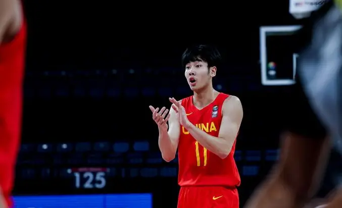 他曾率山东男篮斩获亚军，1年时间5项数据骤降，到底经历了什么？
