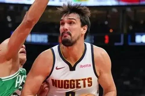 NBA掘金再次交易：送前锋萨里奇得到国王中锋瓦兰&约基奇完美替身