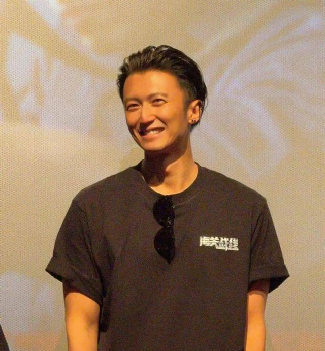 谢霆锋与欧阳娜娜罕见同框，完胜00后！他和张柏芝都是骨相美抗老