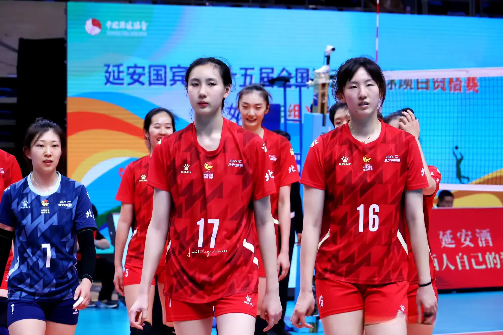 U19国青女排，强力接应李一依身高已超190，她和黄悦鑫怎么共存