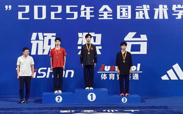 全国武术学校套路锦标赛河南功夫小子获10金10银6铜