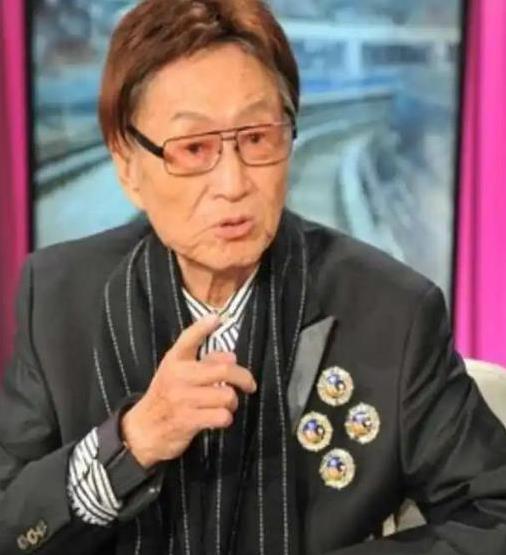 篮球明星变传奇主持，晚年病痛选择安乐死，儿子泪诉后悔没陪伴