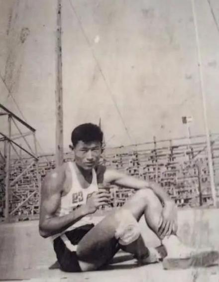 篮球明星变传奇主持，晚年病痛选择安乐死，儿子泪诉后悔没陪伴