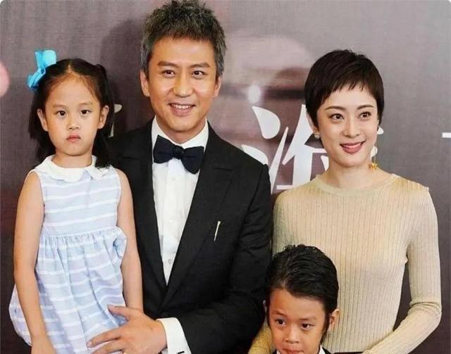 孙俪女儿参加国标舞比赛，11岁小花化妆都不忘压脚背，漂亮又刻苦
