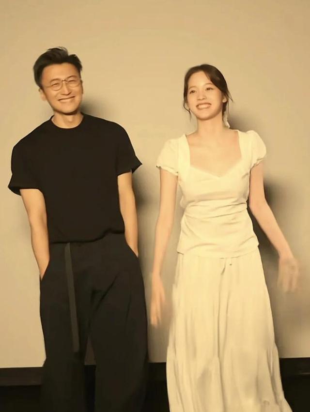 谢霆锋与欧阳娜娜罕见同框，完胜00后！他和张柏芝都是骨相美抗老