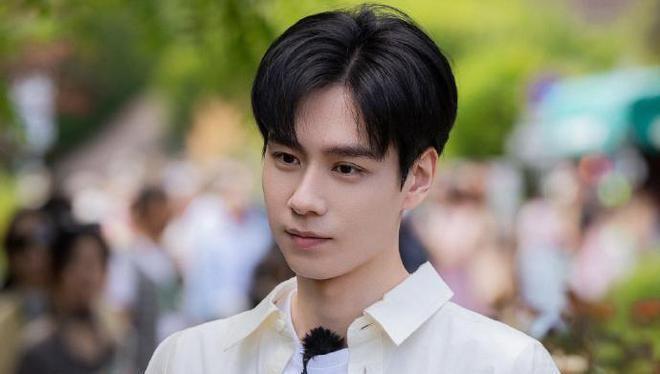 一手好牌打稀烂！4位明星昙花一现，曾是顶流，现在“查无此人”