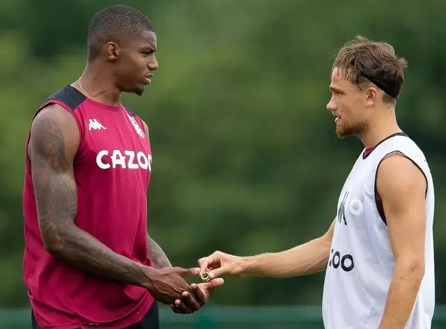 下一个胡尔克！前英超主力官宣加盟中超：14岁就有了儿子！