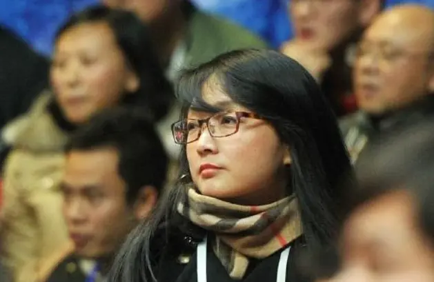 CBA总冠军重磅官宣，全联盟唯一美女董事长离任，球迷表示不理解