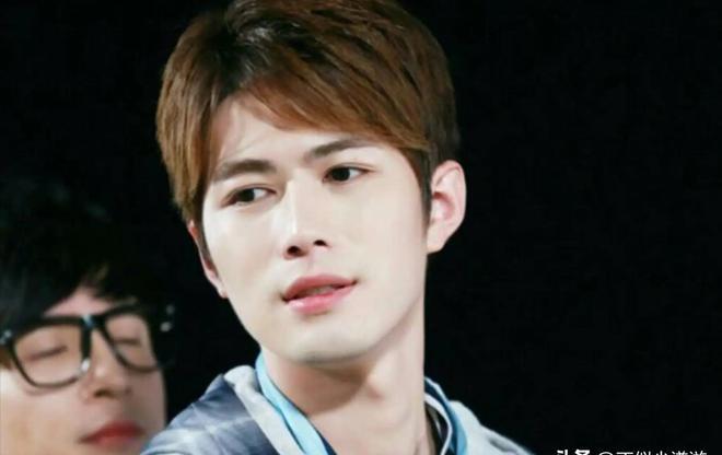 一手好牌打稀烂！4位明星昙花一现，曾是顶流，现在“查无此人”