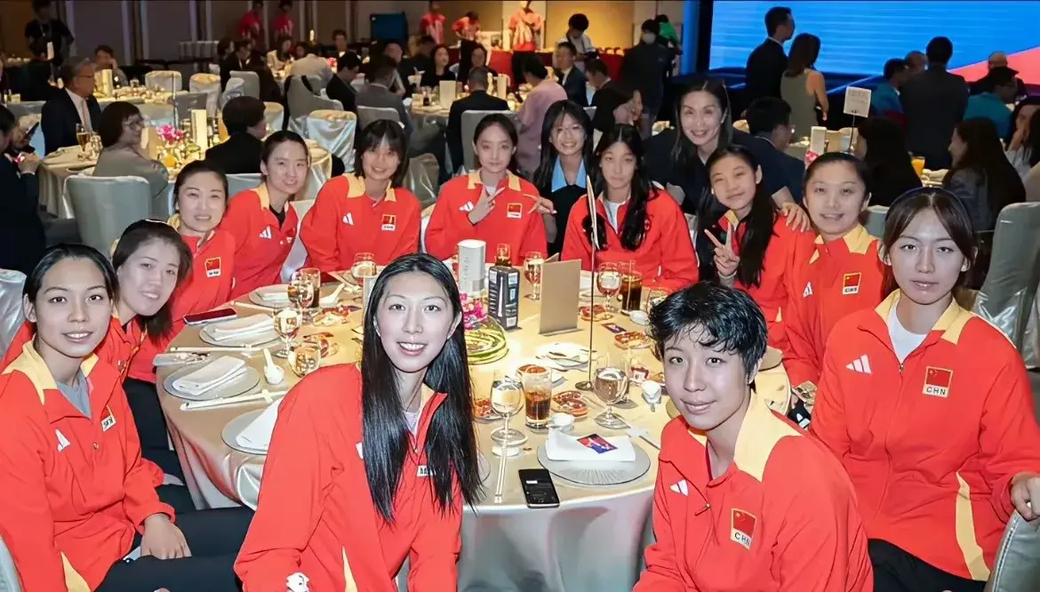 李盈莹缺席训练！现身上海参加活动，美国站恐难上场，吴梦洁足够