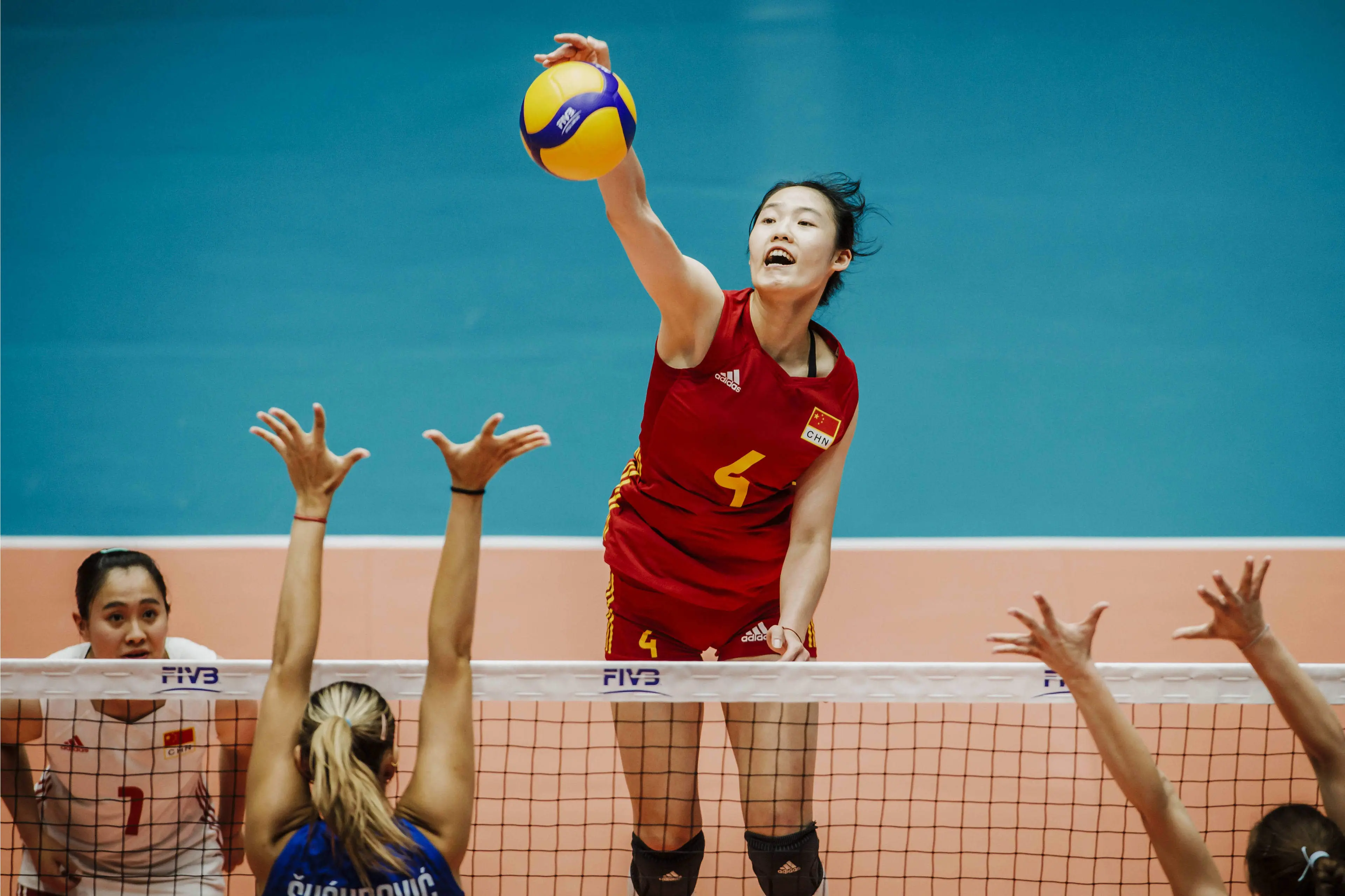 官宣！中国女排世锦赛大名单公布，6位国手在列，天津二传获重用