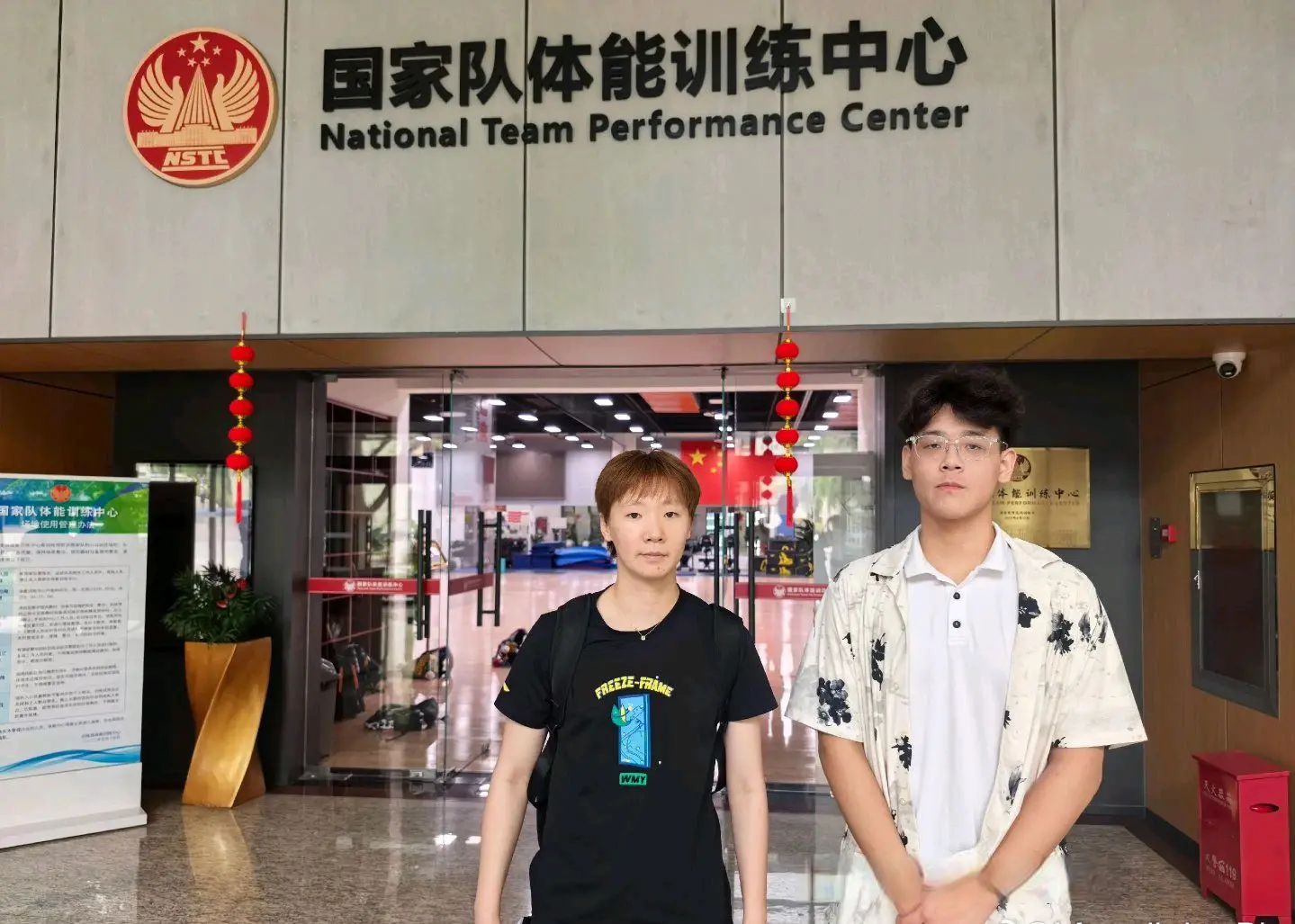 徐辉在指导WTT赛事，王曼昱独自进行训练，孙颖莎备战充分
