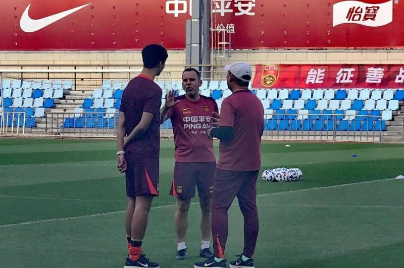 新国足大连开练 久尔杰维奇：非常开心接受这个任务