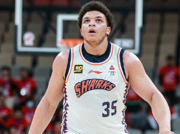 记者：洛夫顿将代表凯尔特人参加NBA夏季联赛