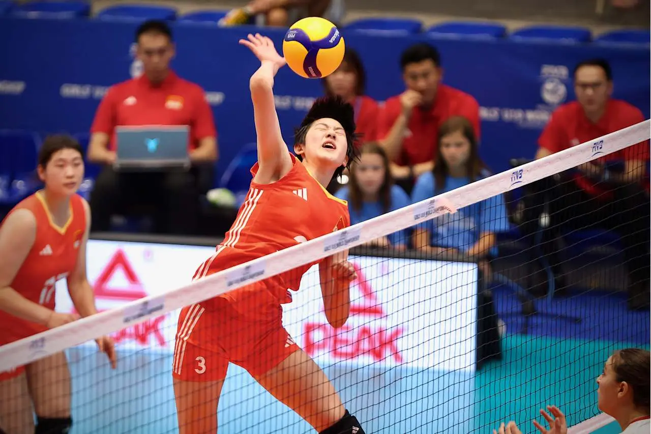 中国女排开门红！U19世锦赛轻取突尼斯，江苏4人首发成翻版成年队