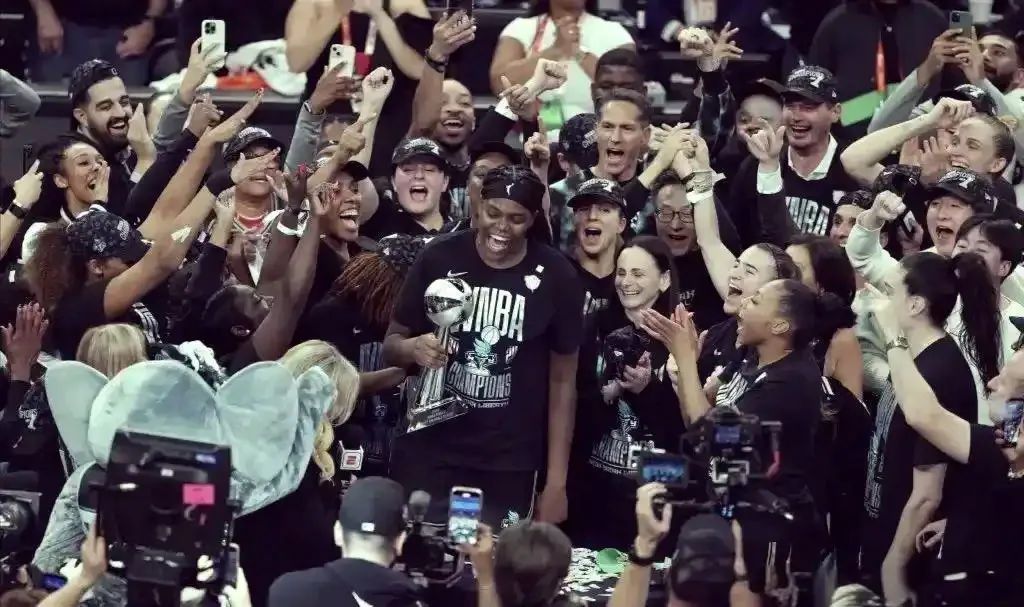 800亿蔡崇信，选秀夜震动NBA