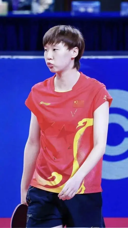 王曼昱背后的男人火了！靠卖肉夹馍供女儿打球，家才是她“不被打垮”的底气