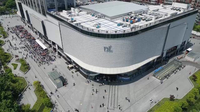 胖东来半年狂揽117亿！对各地促消费有何启示