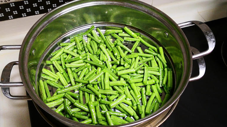 一健脾，二祛湿，三通便，夏天这碱性菜使劲吃，随手一炒太香了！