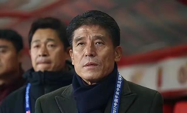 泰山队换帅再次启用韩国教头，李章洙现身中超赛场，下家二选一