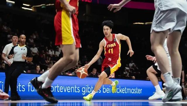 中国U19男篮无缘八强，赛后2人遭全网指责：不如本土球员
