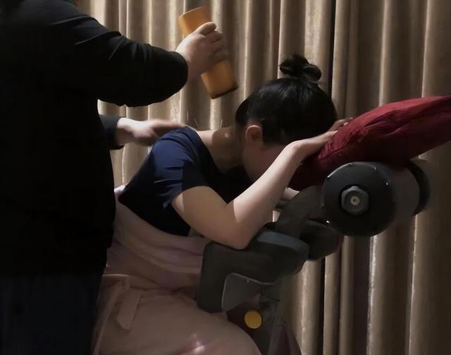 刘亦菲白玉兰颁奖“临阵脱逃”，王晶发话！给内娱艺人提了个醒