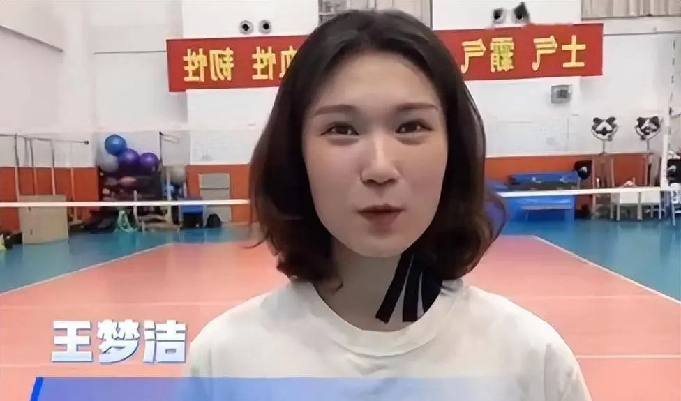 中国女排3朵金花私生活起底，球队“开心果”揭晓，王媛媛是社牛