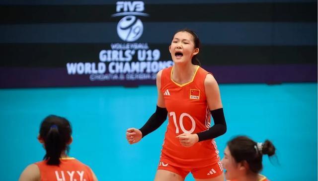 世锦赛中国女排横扫突尼斯！黄悦鑫 郭中楠 陈晓辉 翟宇睿合砍44分