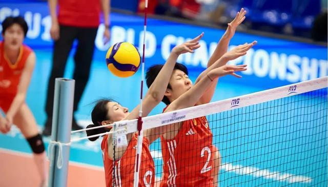 世锦赛中国女排横扫突尼斯！黄悦鑫 郭中楠 陈晓辉 翟宇睿合砍44分