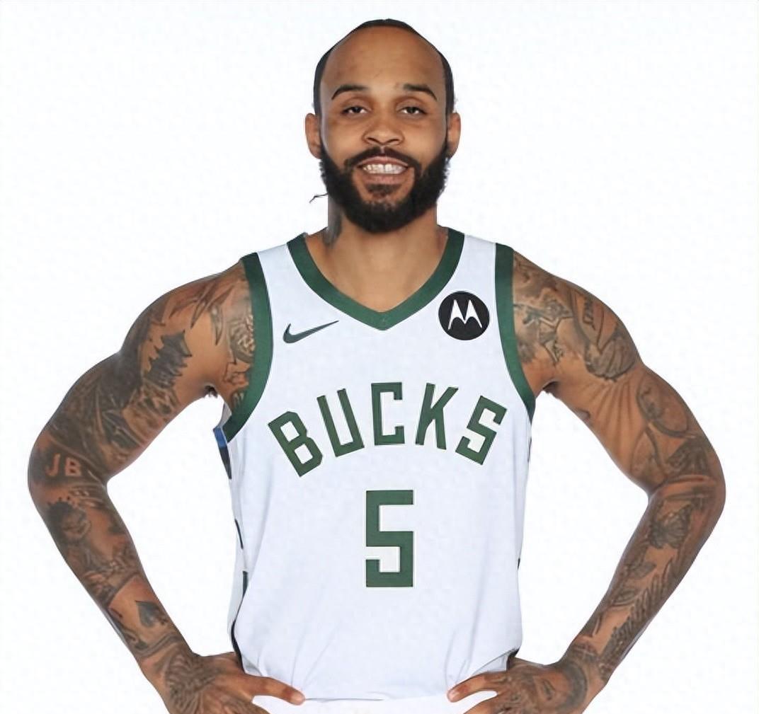 这样的合同也签的下去，这些NBA球员是没请经纪人吗？