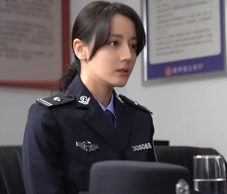 接档《以法之名》！央八开播，终于有90后当主角的公安大剧了