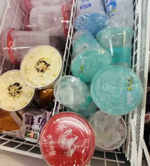 农夫山泉「天价」冰杯，是不是智商税？